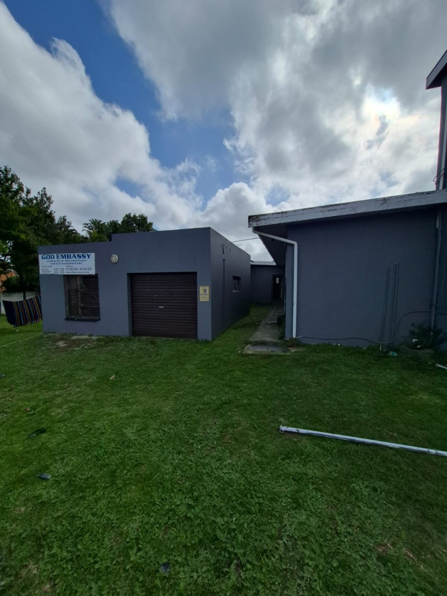 8 Bedroom Property for Sale in Amalinda Eastern Cape